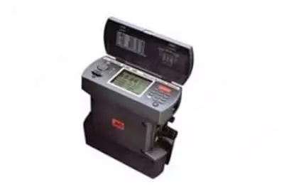 DLRO10 — цифровой микроомметр (с подключенными двойными измерительными щупами)