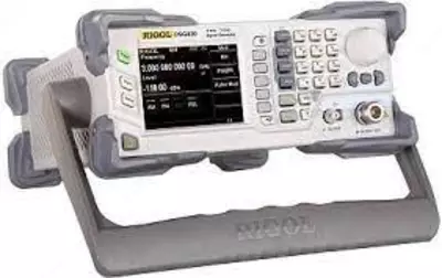 DSG836 — генератор сигналов высокочастотный