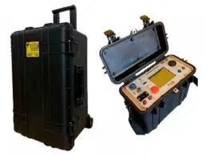 СКАТ-70Ц-К — аппарат испытания диэлектриков цифровой (измерительный блок в кейсе, высоковольтный блок 70 кВ в кейсе)