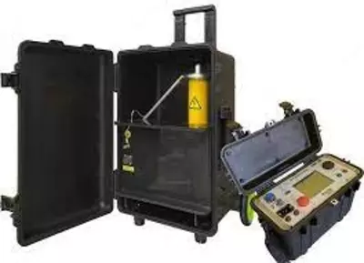 СКАТ-70Ц-К — аппарат испытания диэлектриков цифровой (измерительный блок в кейсе, высоковольтный блок 70 кВ в кейсе)