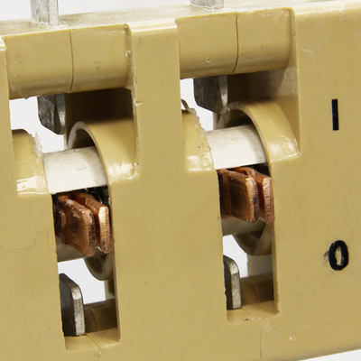 Выключатель-разъединитель ВР32-39А31240-00 УХЛ3 лев.