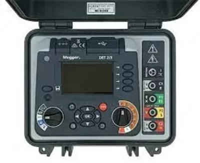 DET2/3 50M KIT — измеритель сопротивления заземления (c комплектом штырей и испытательных кабелей 50 м)